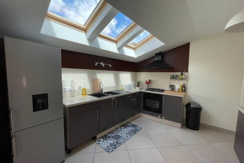 Superbe appartement avec 2 Chambres - 9 Personnes - Parking Privé Tournon-sur-Rhone Esterno foto