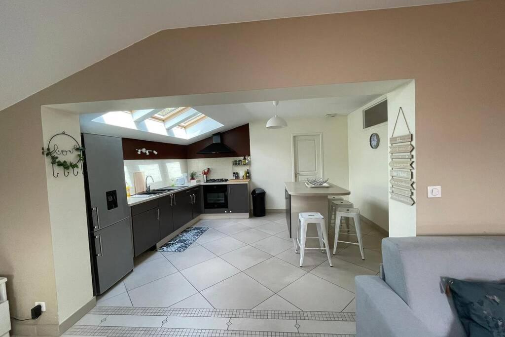 Superbe appartement avec 2 Chambres - 9 Personnes - Parking Privé Tournon-sur-Rhone Esterno foto